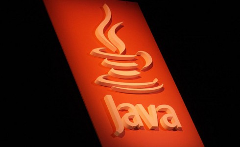 Saskaņā ar Java izveidotājas kompānijas Oracle datiem, šobrīd Java RE tiek lietota uz vairāk kā 850 miljoniem personālo datoru visā...